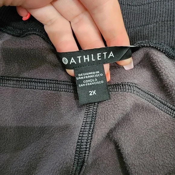 Athleta black camo women's size 2X capri sweatpants - Picture 7 of 7